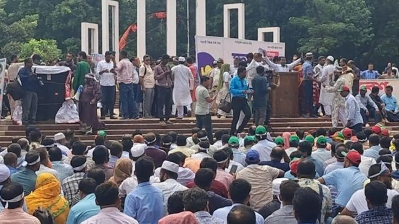 মন্ত্রণালয়ের সঙ্গে বৈঠকের পর সিদ্ধান্ত বদলালেন প্রাথমিকের শিক্ষকরা