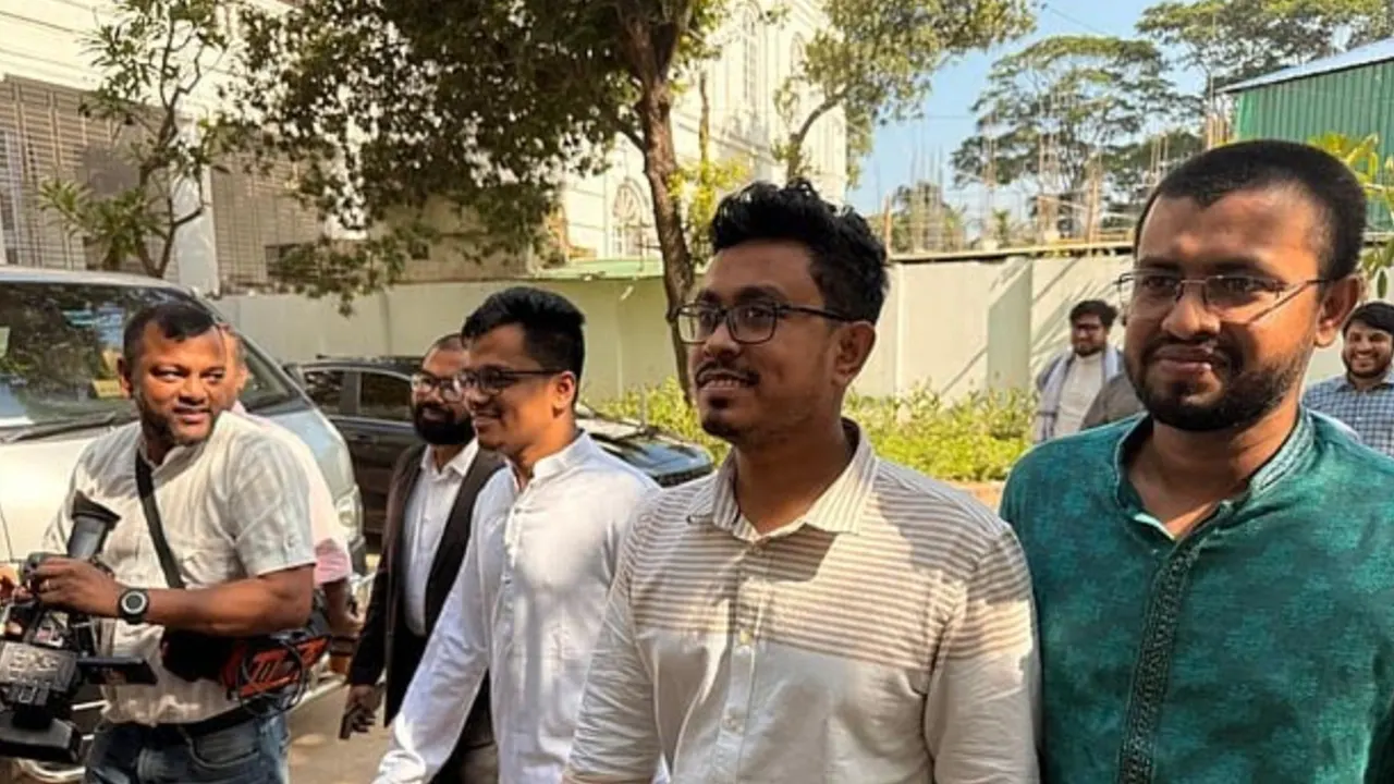 শেখ হাসিনার রায় শুনতে ট্রাইব্যুনালে সাদিক-ফরহাদ