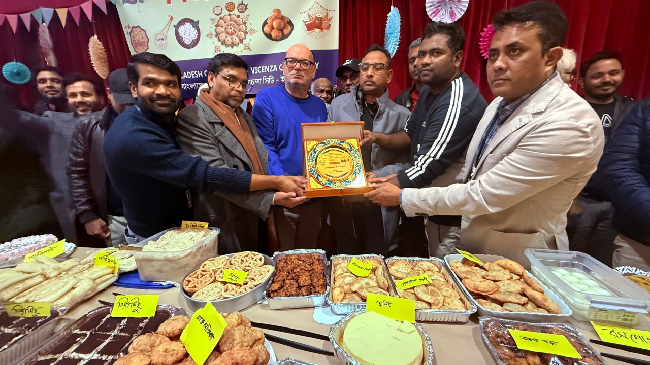 ইতালিতে শীতকালীন পিঠা উৎসব অনুষ্ঠিত