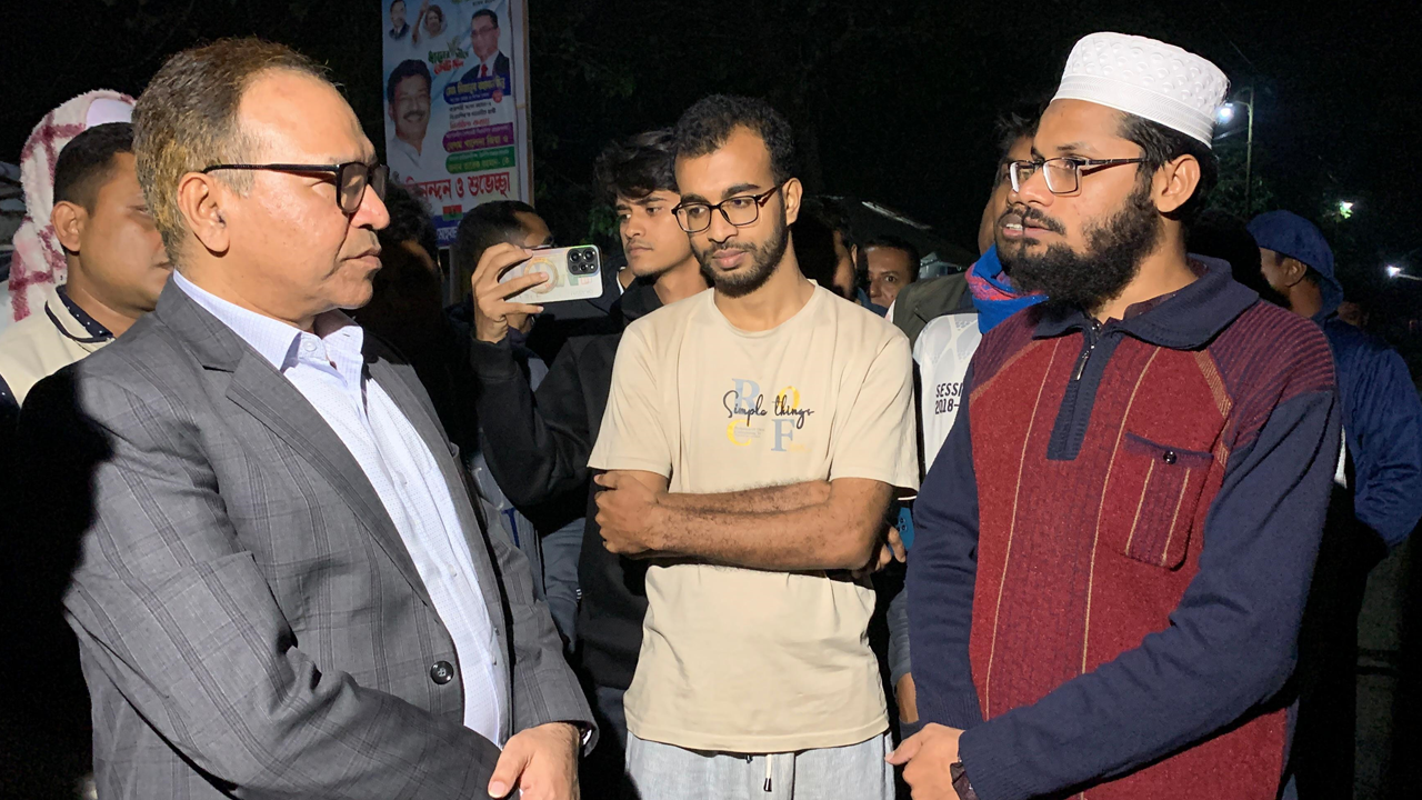 ৭ ঘণ্টা পর রাজশাহীর সঙ্গে সারাদেশের ট্রেন চলাচল স্বাভাবিক