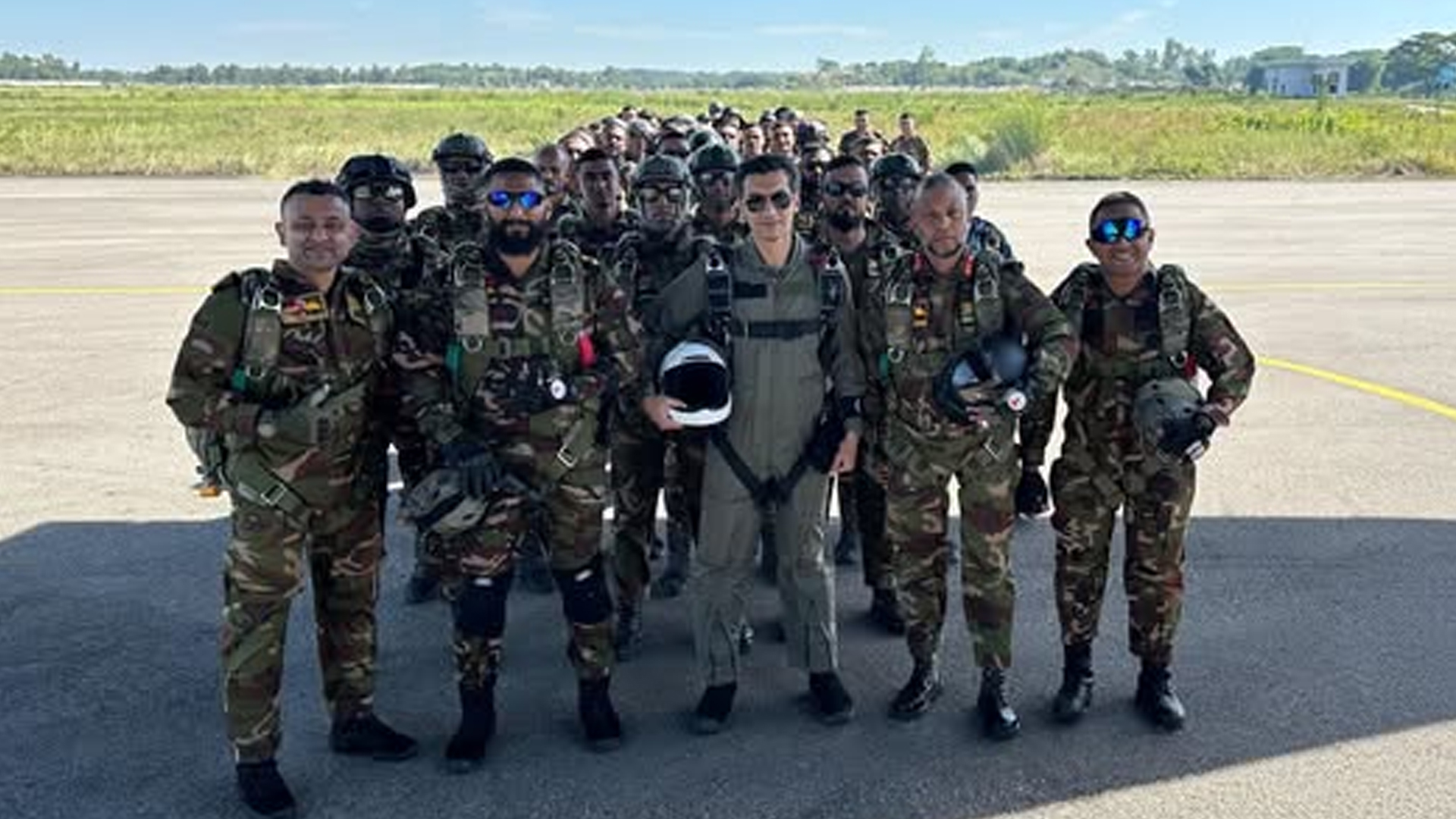 বিজয় দিবসে ঢাকার আকাশ থেকে ঝাঁপ দেবেন ৫৪ জন