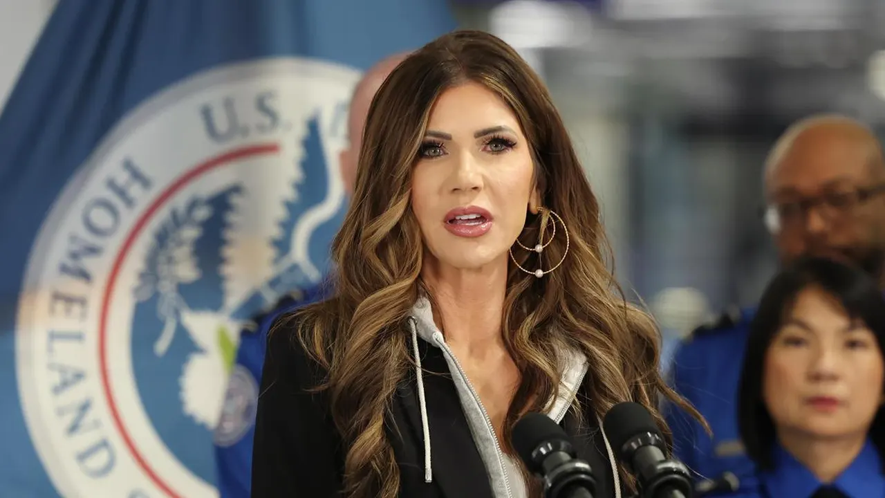 যুক্তরাষ্ট্রে ভ্রমণ নিষেধাজ্ঞার পরিধি বাড়ছে, তালিকায় ৩০টির বেশি দেশ