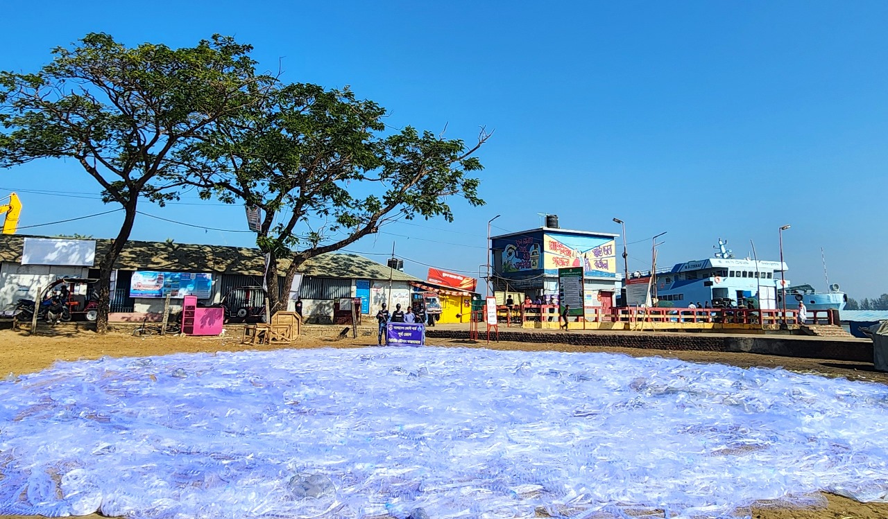 ৩৫ কোটি টাকার কারেন্ট জাল জব্দ করল কোস্ট গার্ড