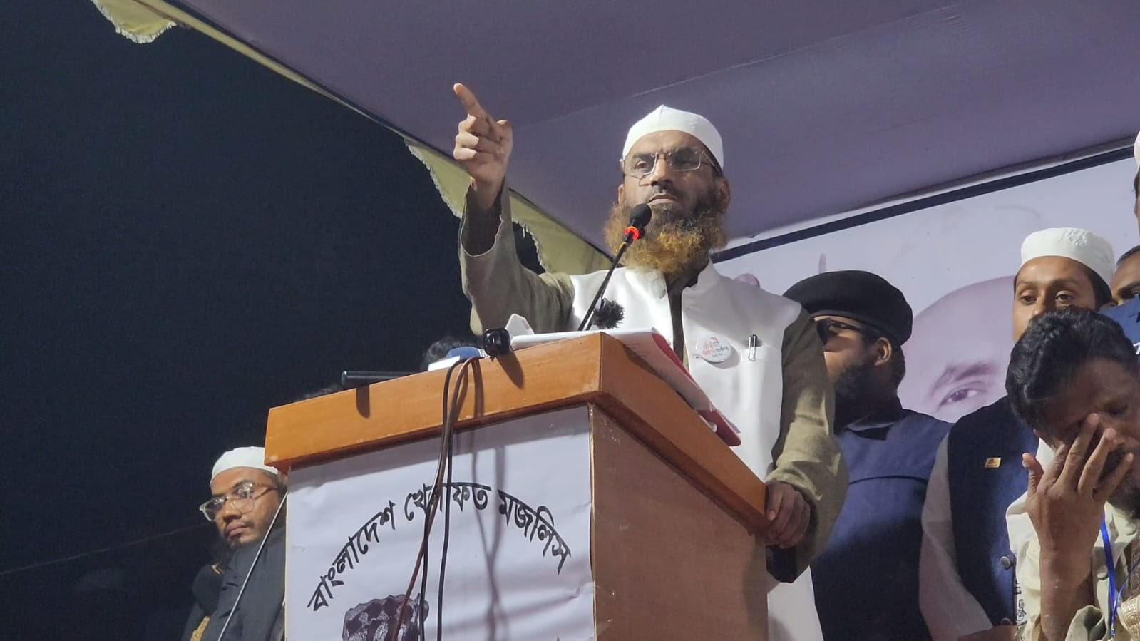 আগামীতে এদেশে দুর্নীতিবাজরা রাজনীতি করতে পারবে না: মামুনুল হক