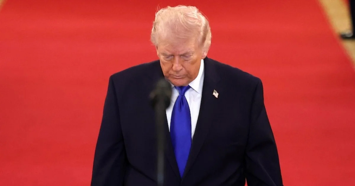 আত্মসমর্পণ করলে ইরানের অর্থনীতি গড়ে দেবে যুক্তরাষ্ট্র: ট্রাম্প